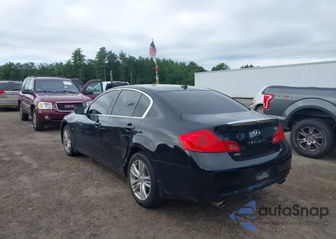 2015 Infiniti Q40 z USA, uszkodzony, nr VIN JN1CV6AR8FM524600
